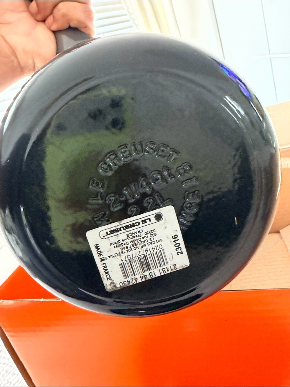 New In Box Le Creuset Signature Enameled Cast Iron Saucepan Oyster - Picture 4 of 8